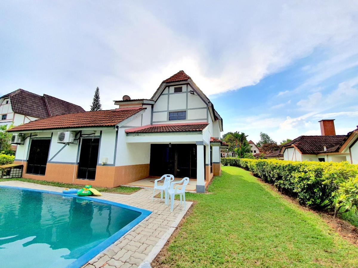 Melaka Afamosa Villa With Private Pool For 10 Pax Алор-Ґаджаг Екстер'єр фото